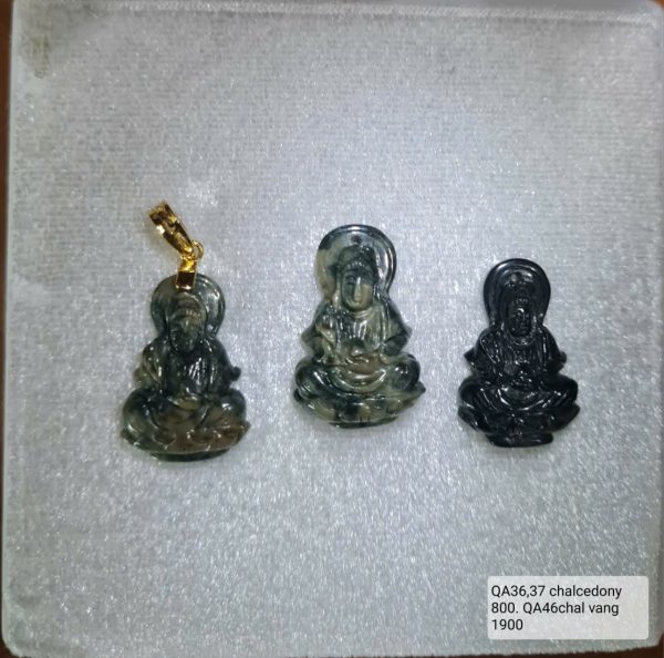 Mặt dây chuyền Quan Âm (Đá Chalcedony)